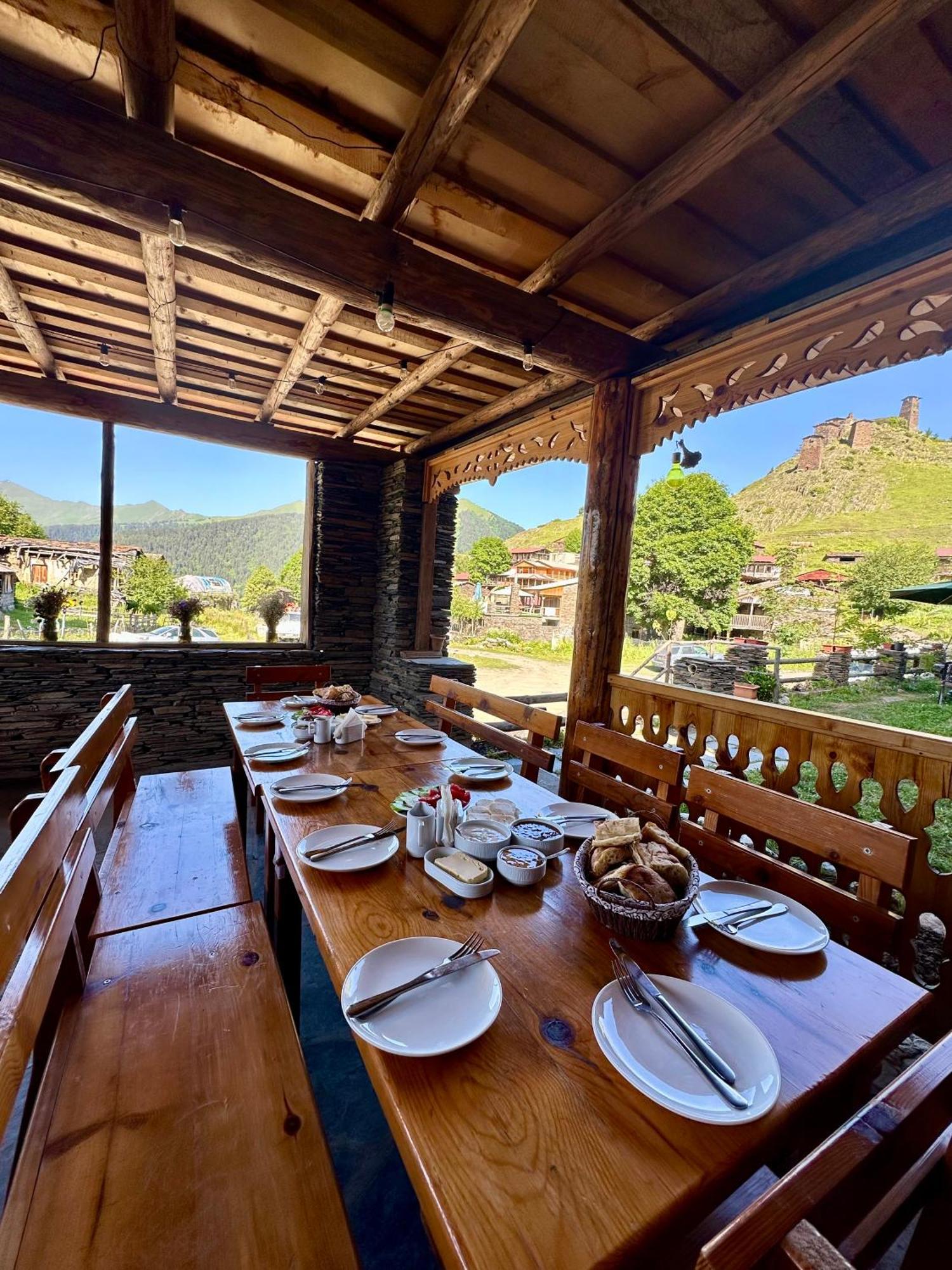 Guesthouse Lasharai Omalo 外观 照片