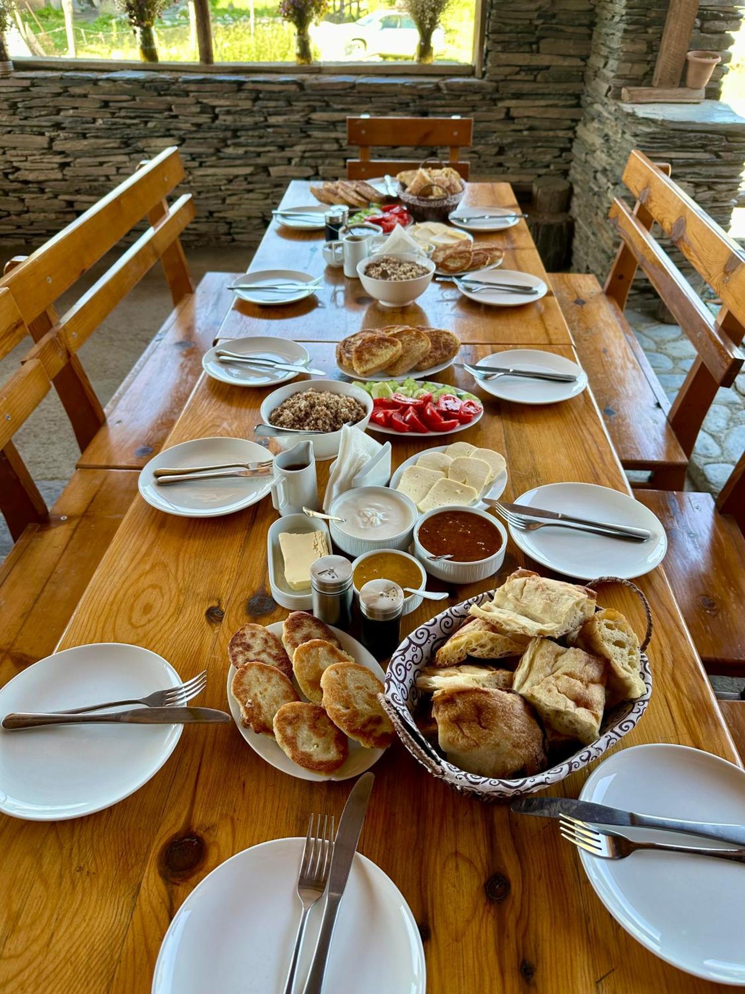 Guesthouse Lasharai Omalo 外观 照片